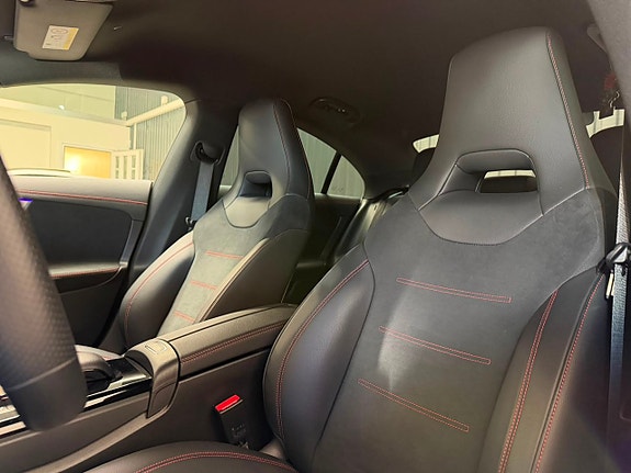 Mercedes-Benz CLA250 12 of 21