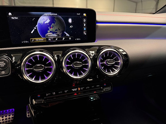 Mercedes-Benz CLA250 16 of 21