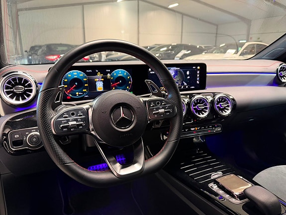 Mercedes-Benz CLA250 10 of 21