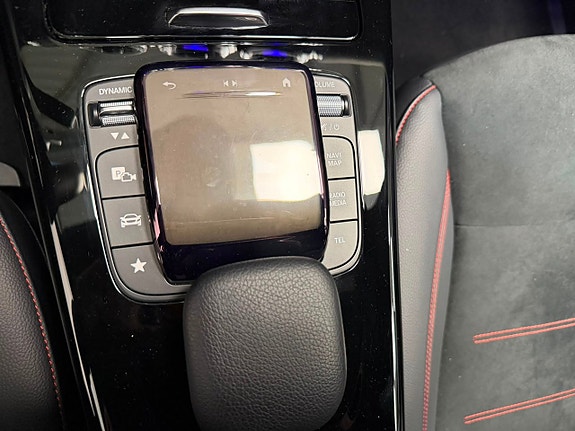 Mercedes-Benz CLA250 15 of 21