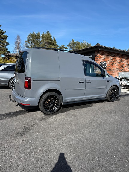 Volkswagen Caddy 2 of 5