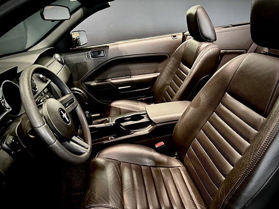 Ford Mustang 5 of 5
