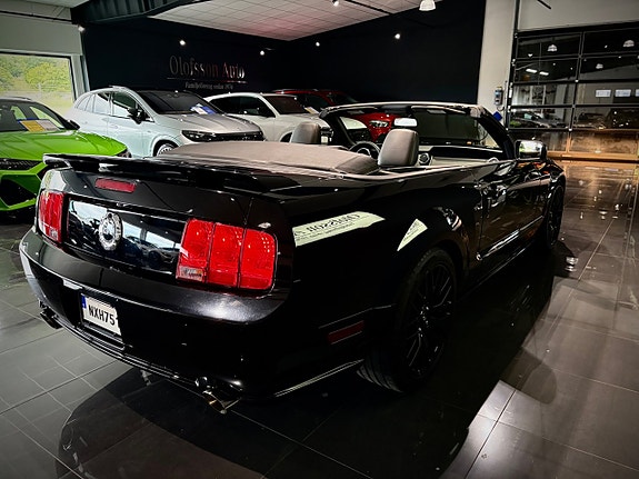 Ford Mustang 9 of 10