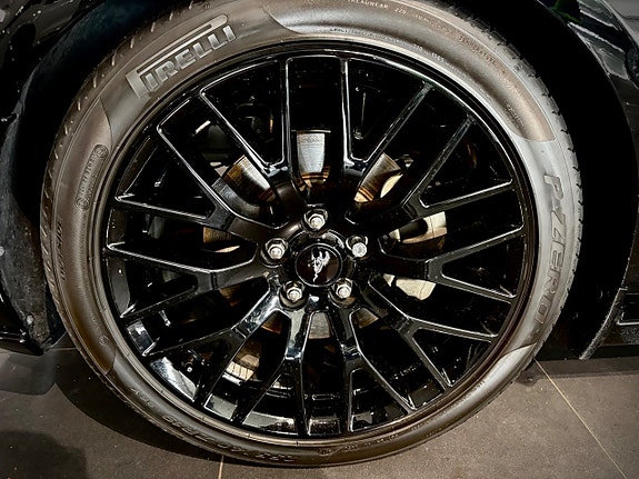 Ford Mustang 7 of 10