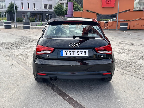 Audi A1 4 of 5