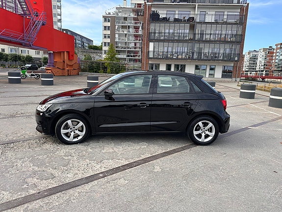 Audi A1 3 of 5