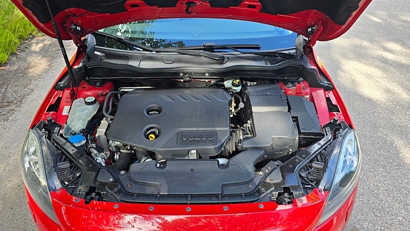 Volvo V40 2 of 5