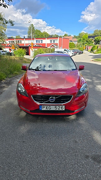 Volvo V40 3 of 5