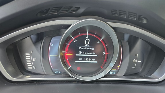 Volvo V40 9 of 18