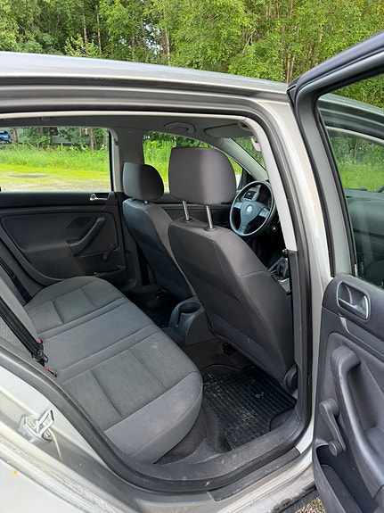 Volkswagen Golf V 6 of 9
