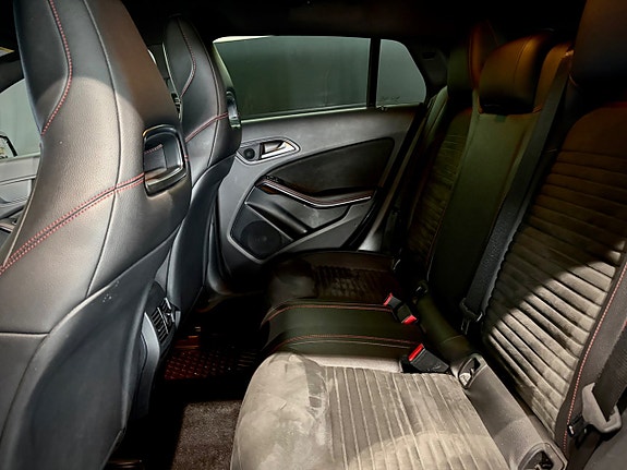 Mercedes-Benz CLA200 5 of 5