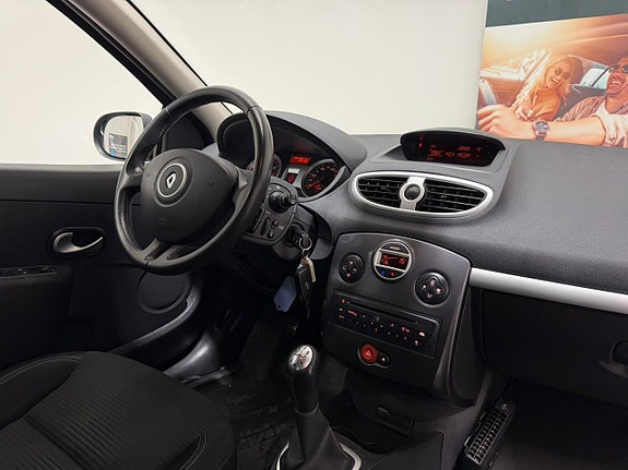 Renault Clio 2 of 5