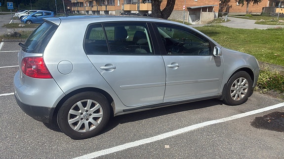 Volkswagen Golf V 4 of 5
