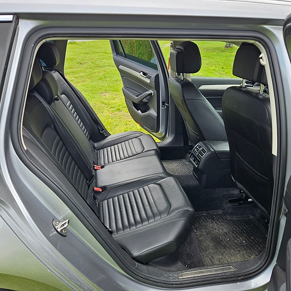 Volkswagen Passat 9 of 9