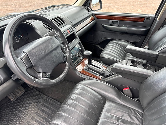 Land Rover Range Rover 5 of 5