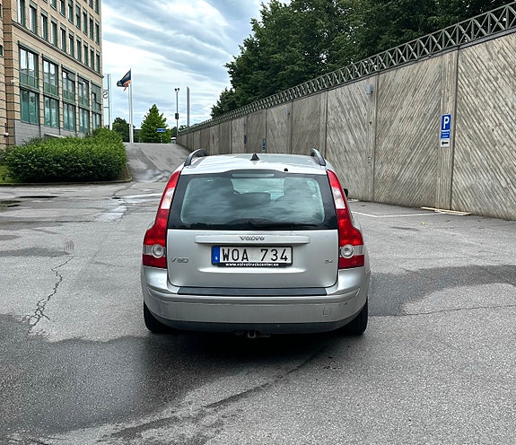 Volvo V50 4 of 5