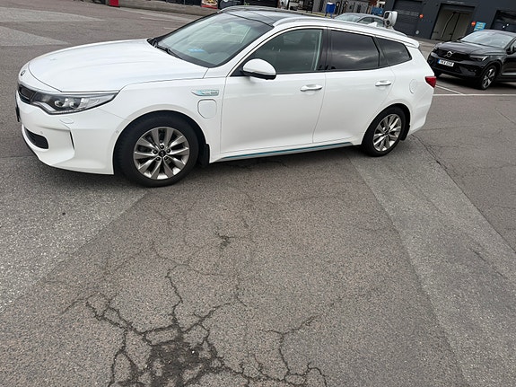 Kia Optima 2 of 5