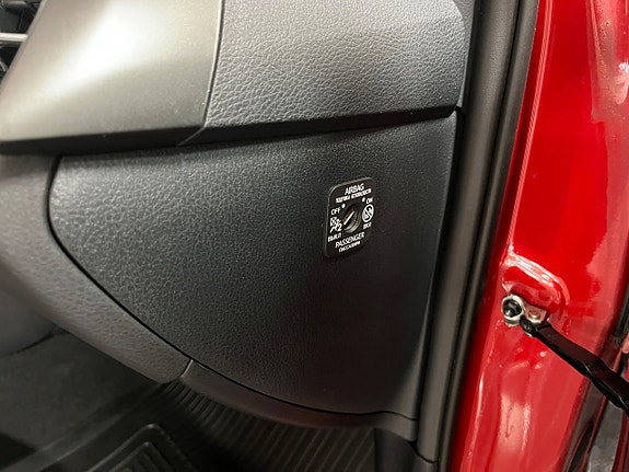 Toyota C-HR 20 of 23