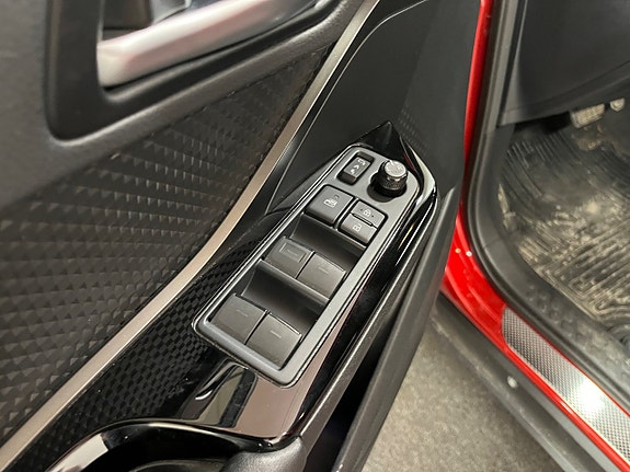 Toyota C-HR 14 of 23