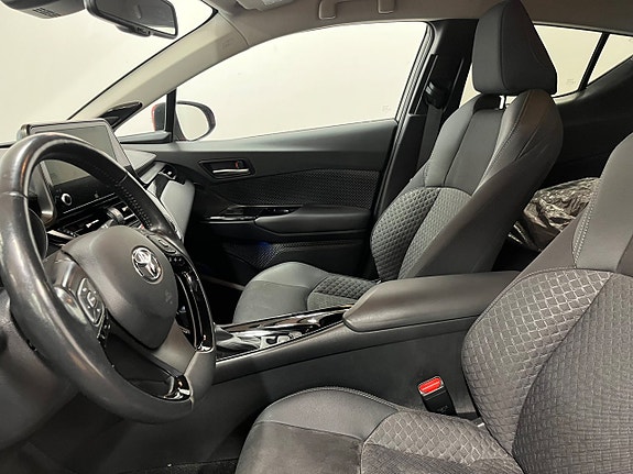 Toyota C-HR 13 of 23