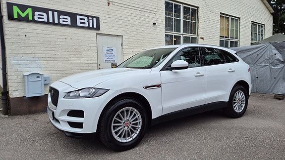 Jaguar F-PACE 9 of 19