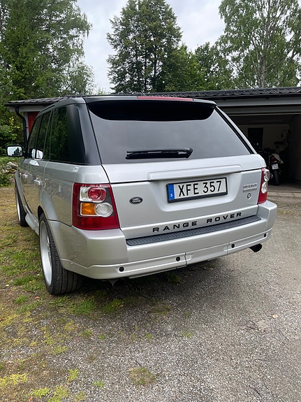 Land Rover Range Rover Sport 3 of 9