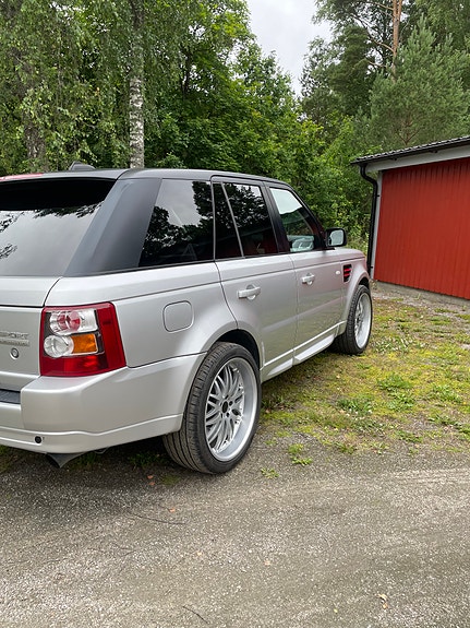 Land Rover Range Rover Sport 4 of 9