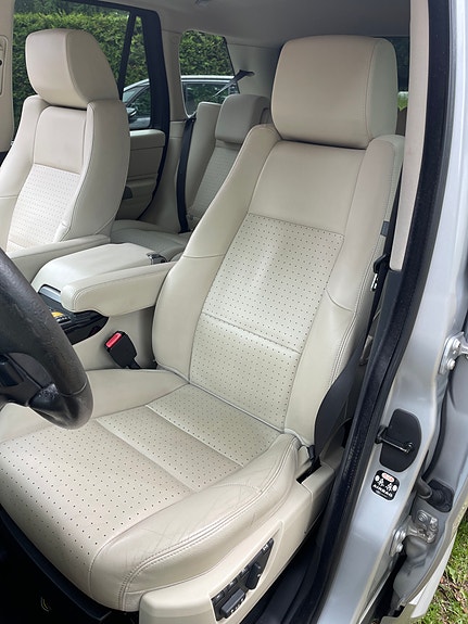 Land Rover Range Rover Sport 7 of 9
