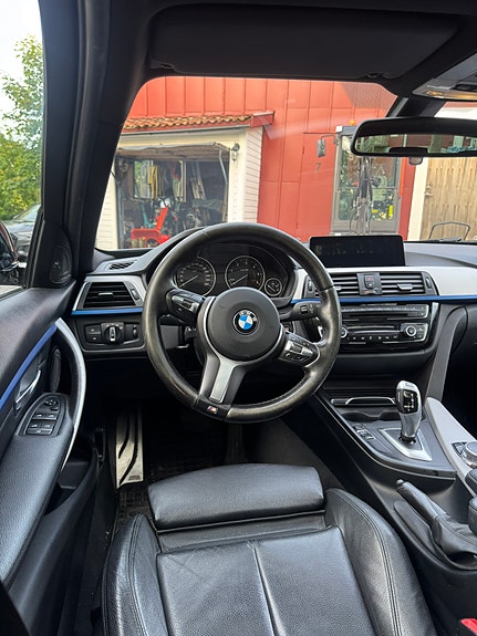 BMW 320d 8 of 13