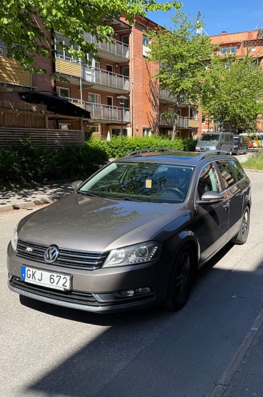 Volkswagen Passat 2 of 5