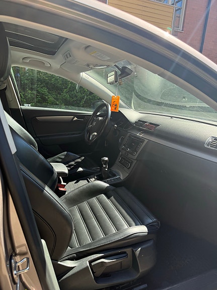 Volkswagen Passat 7 of 11