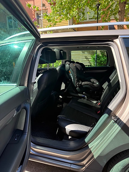 Volkswagen Passat 9 of 11