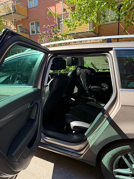 Volkswagen Passat 10 of 11