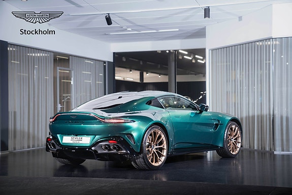 Aston Martin Vantage 2 of 5