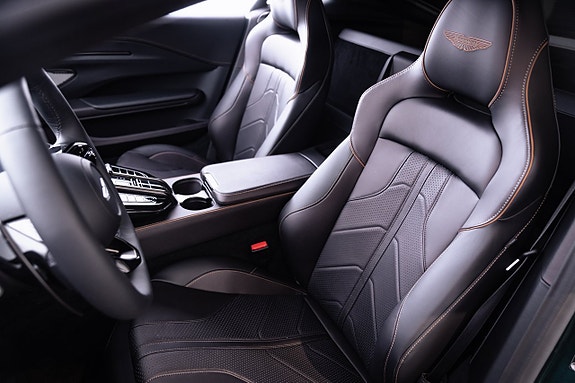 Aston Martin Vantage 9 of 22