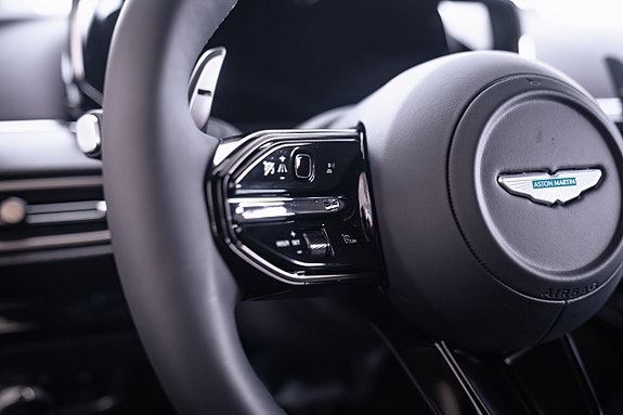 Aston Martin Vantage 13 of 22