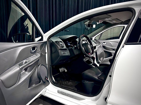 Renault Clio 12 of 30