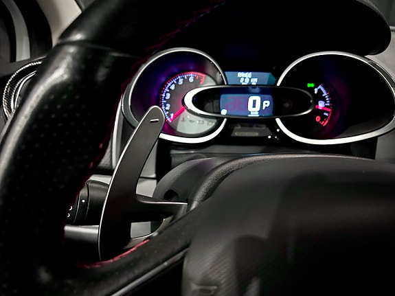 Renault Clio 26 of 30