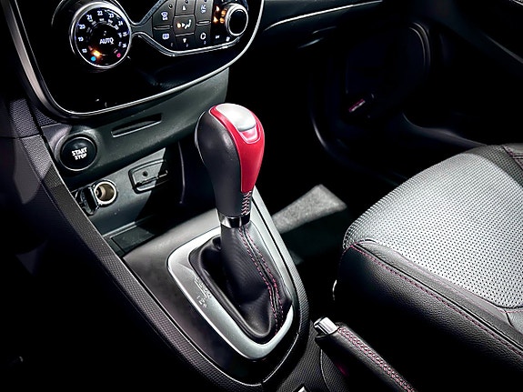 Renault Clio 22 of 30