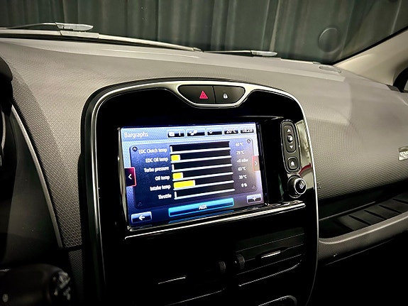 Renault Clio 27 of 30