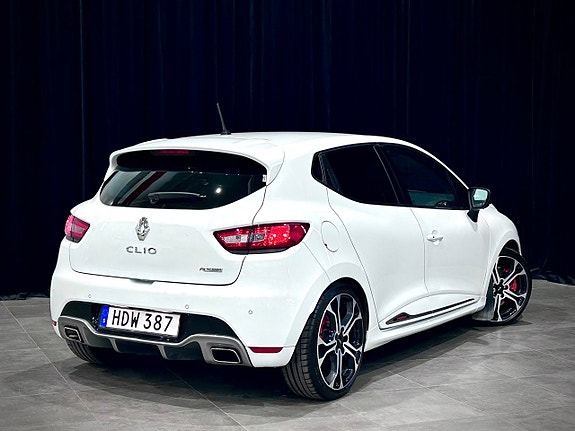 Renault Clio 8 of 30