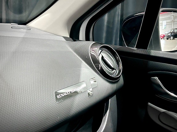Renault Clio 23 of 30