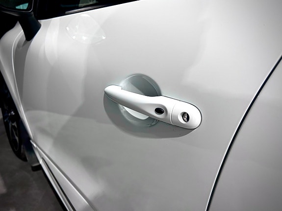 Renault Clio 24 of 30
