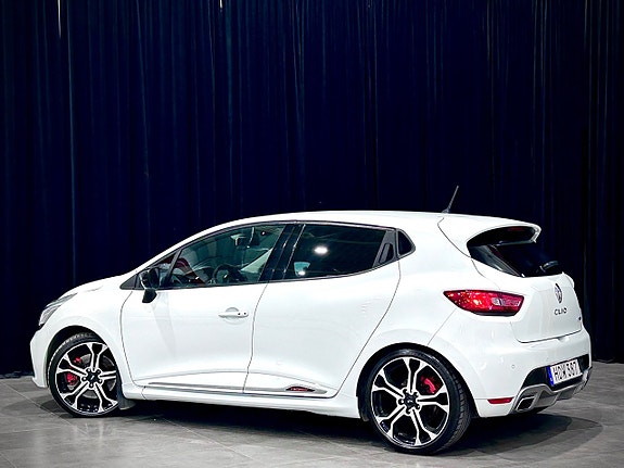 Renault Clio 10 of 30