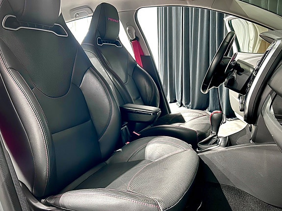 Renault Clio 16 of 30