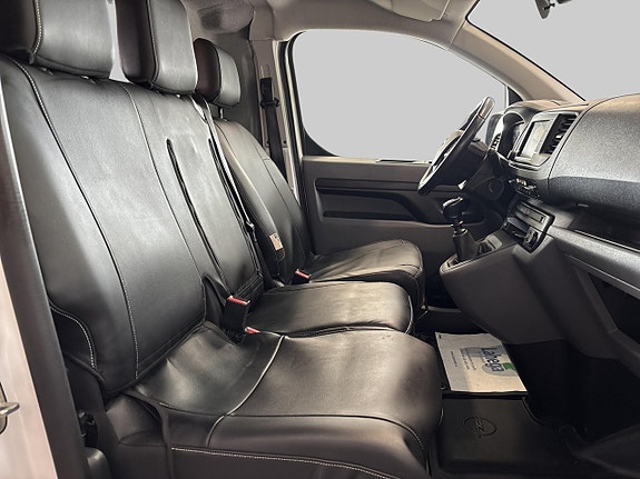 Opel Vivaro 12 of 17
