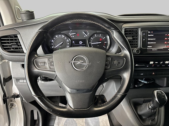 Opel Vivaro 8 of 17