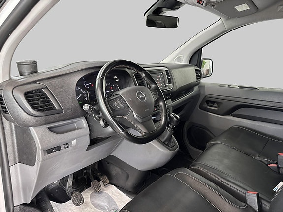 Opel Vivaro 5 of 5