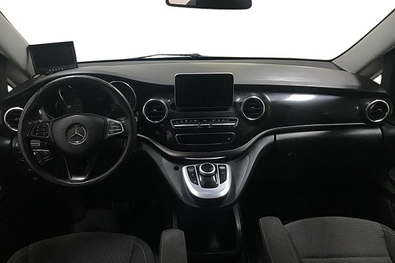 Mercedes-Benz V200 12 of 22