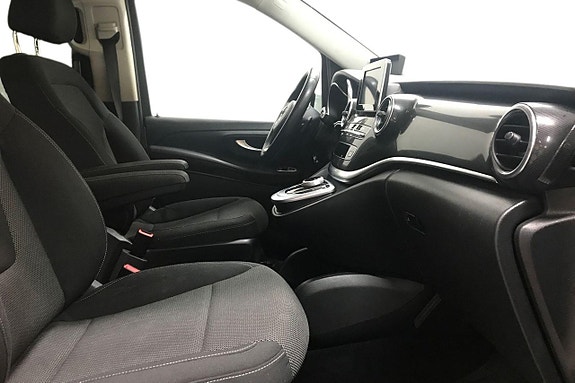 Mercedes-Benz V200 16 of 22